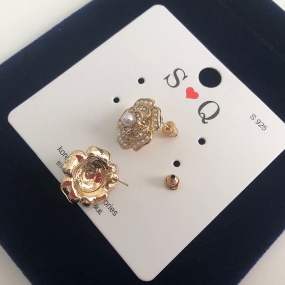 Camellia Pearl Stud Earrings - Picture 2 of 3